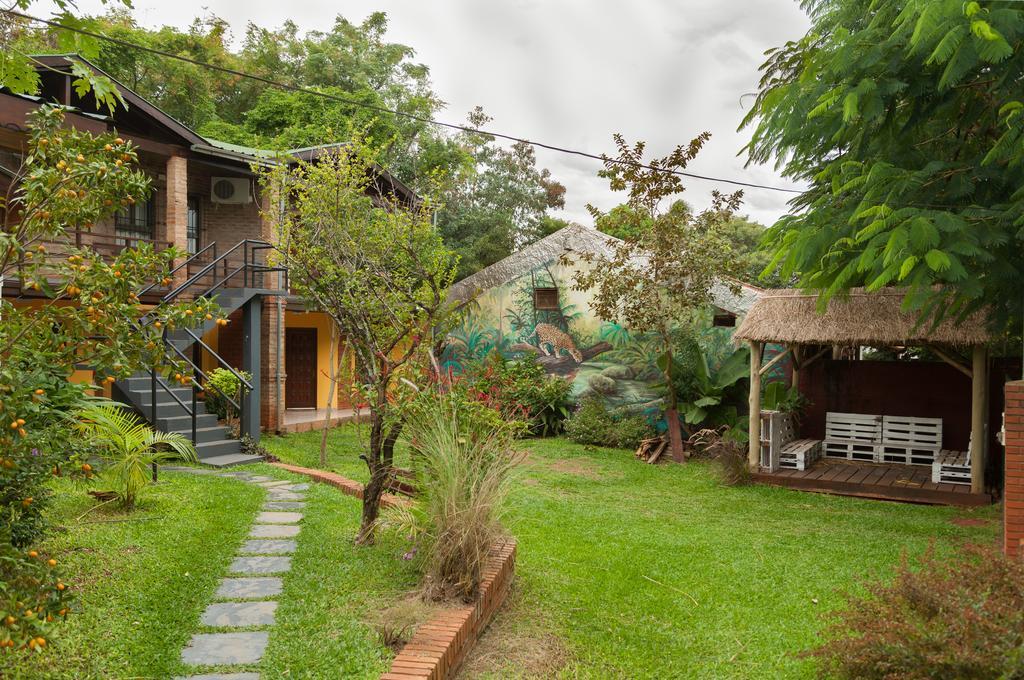 Hospedaje Los Vencejos Puerto Iguazu Exterior photo