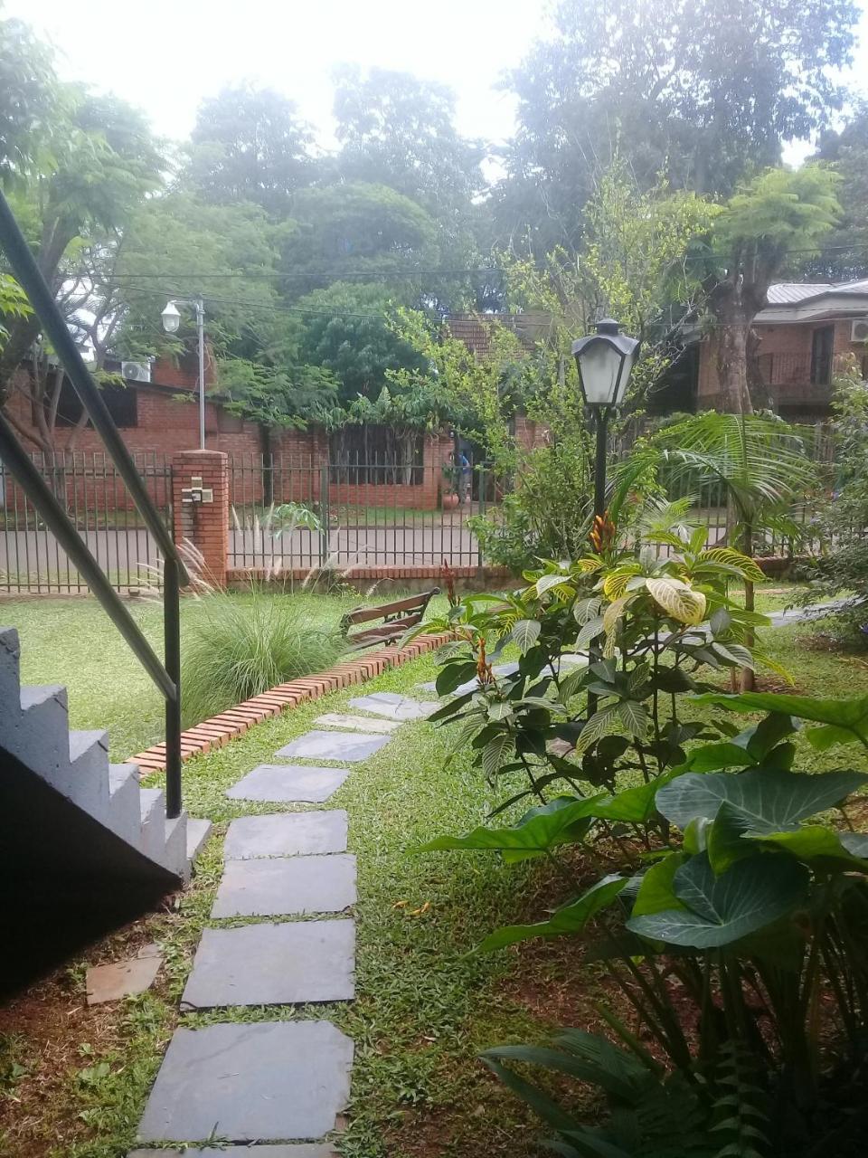 Hospedaje Los Vencejos Puerto Iguazu Exterior photo